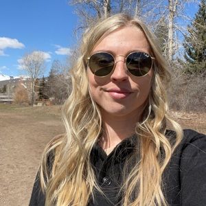 Meet your Posher, Claire